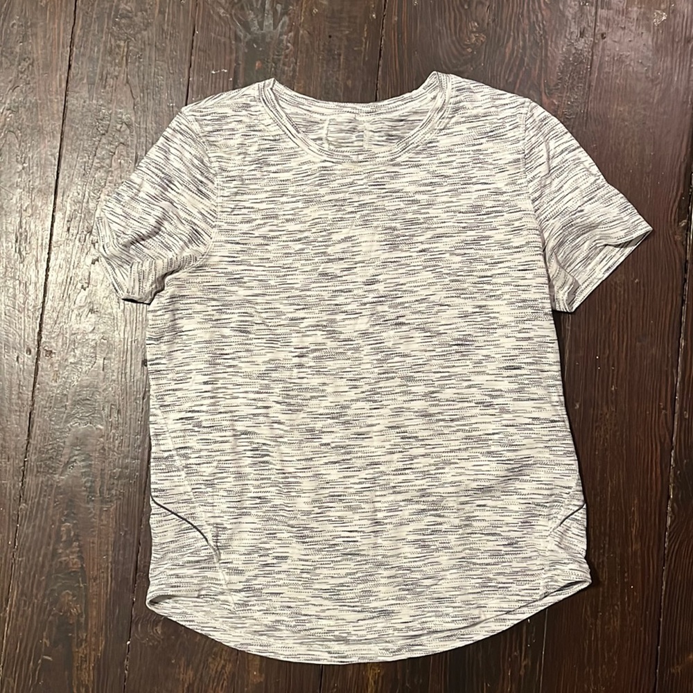 Lululemon tshirt